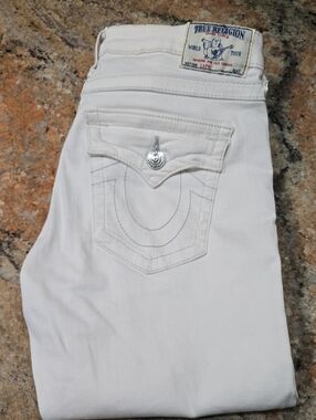 True Religion Women’s White Skinny Cropped Jeans with Signature Back Pocket